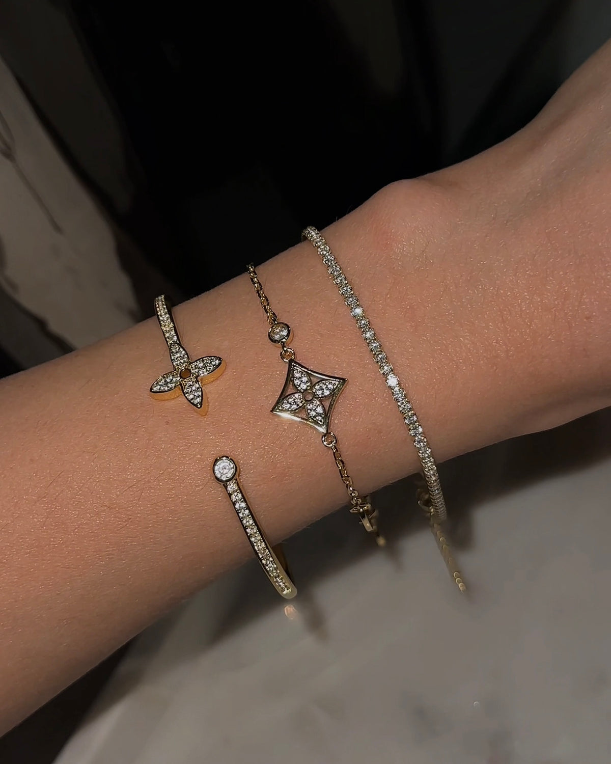 CUFF CRYSTALS BRACELET